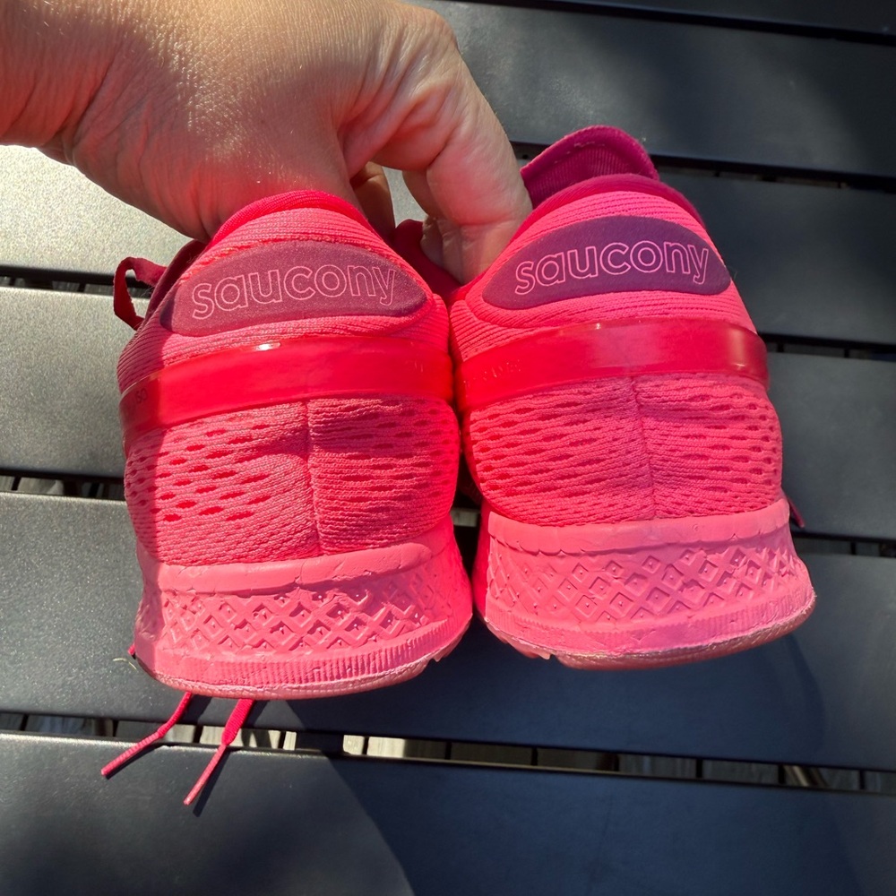 Saucony Freedom ISO Everun Women's Vibrant Pink Running Shoes, Size 8.5 - Picture 6 of 9